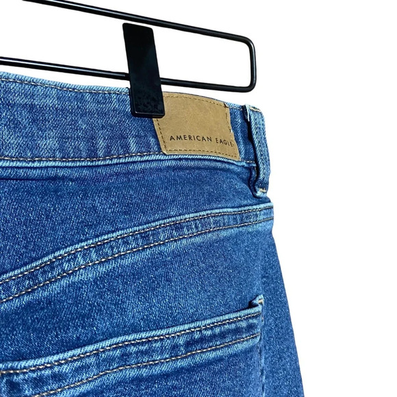 American Eagle Stretch Mom Jean Size 10‎ SHORT - Picture 6 of 9